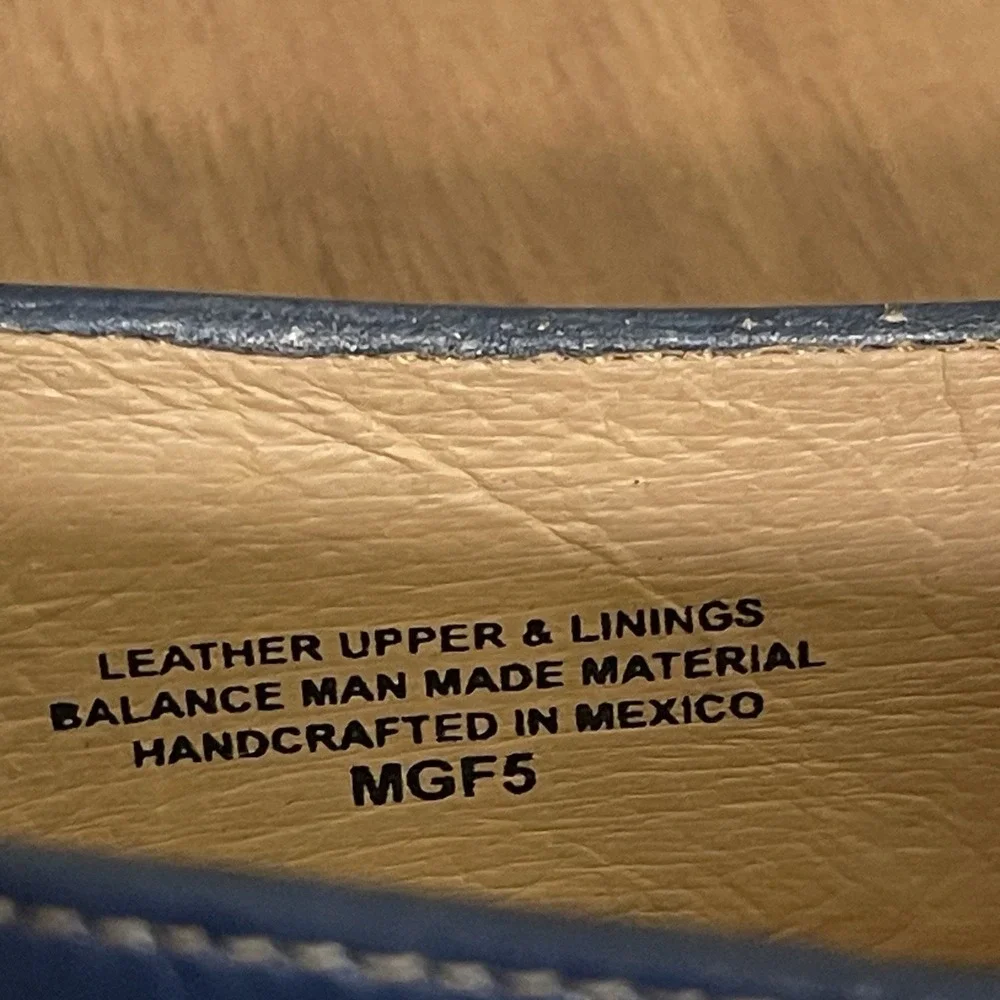 Born Handcrafted Leather Tassel Loafers Blue Brown‎ Nautical Men's Size 9.5 EUC